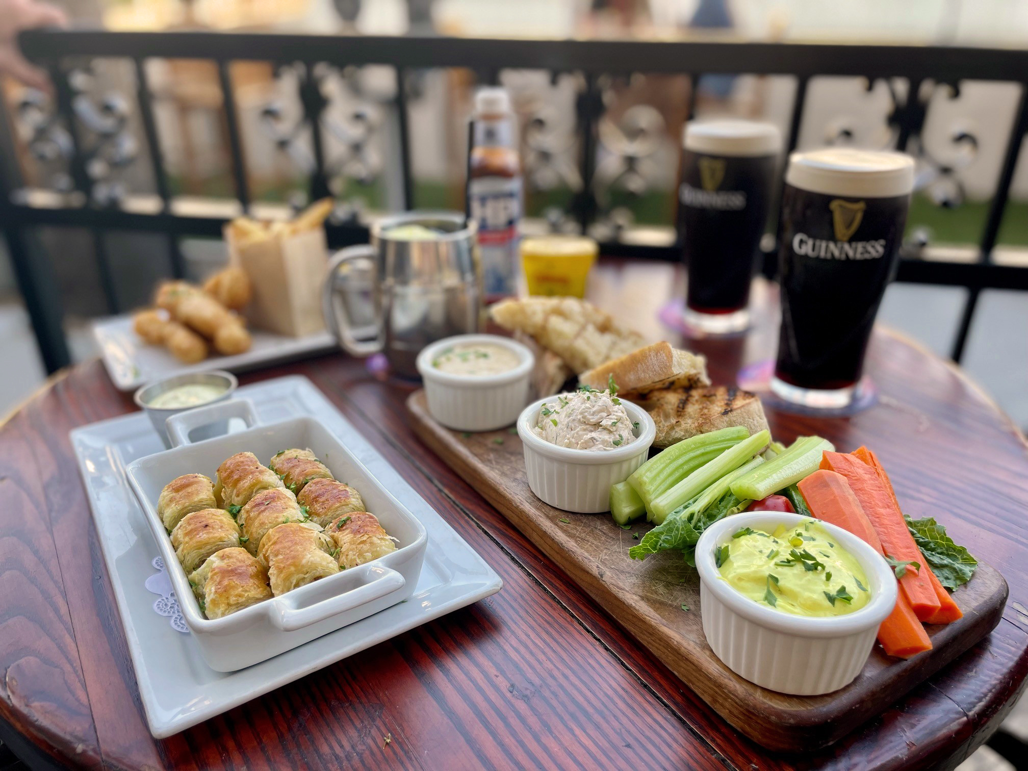 The Auld Dubliner Happy Hour